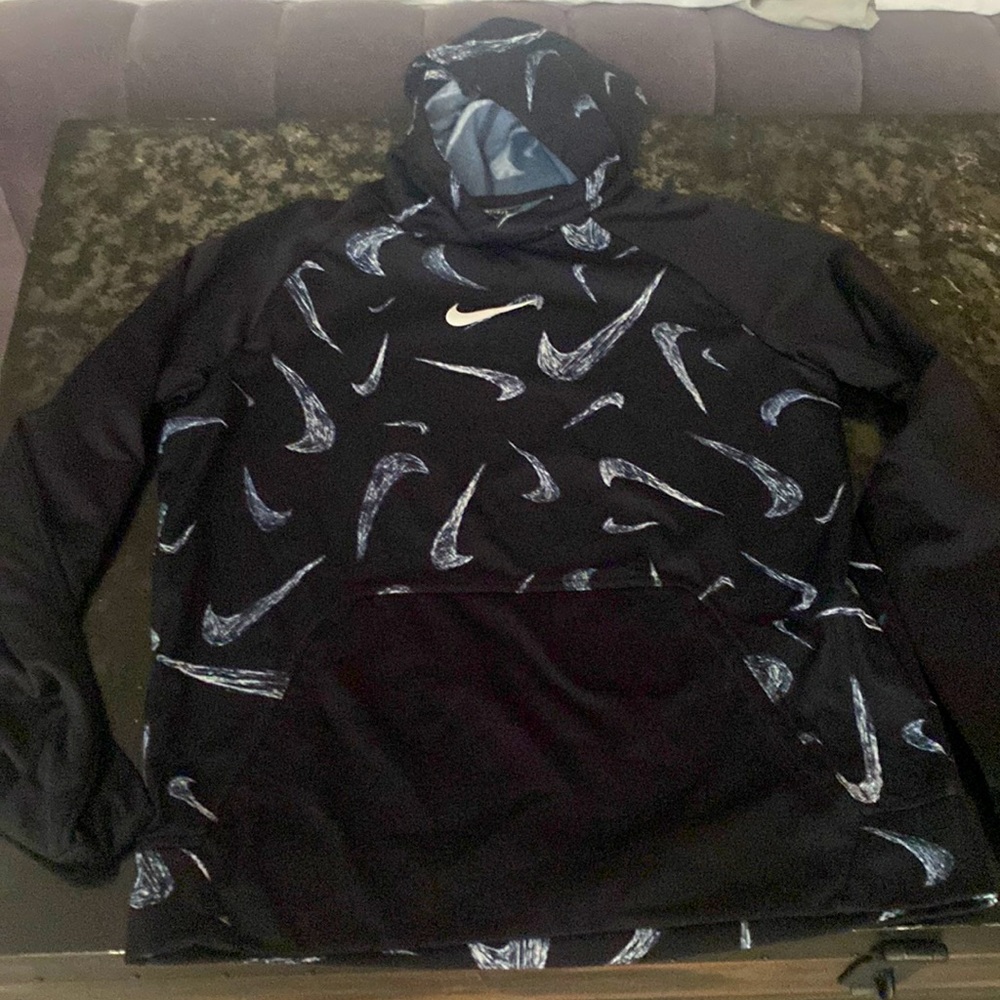 Boy’s Nike Hoodie.  Excellent condition.  Size XL.